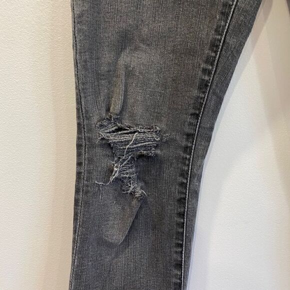 Madewell Curvy High-Rise Skinny Jeans in Black Sea - Picture 6 of 14